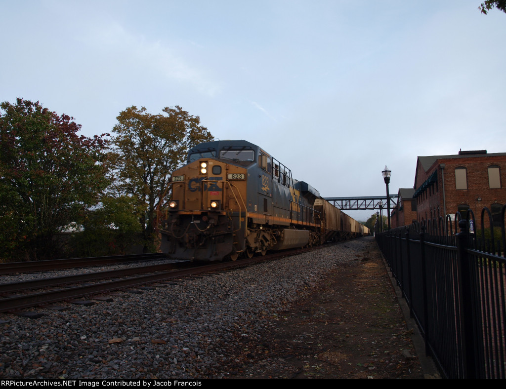 CSX 823